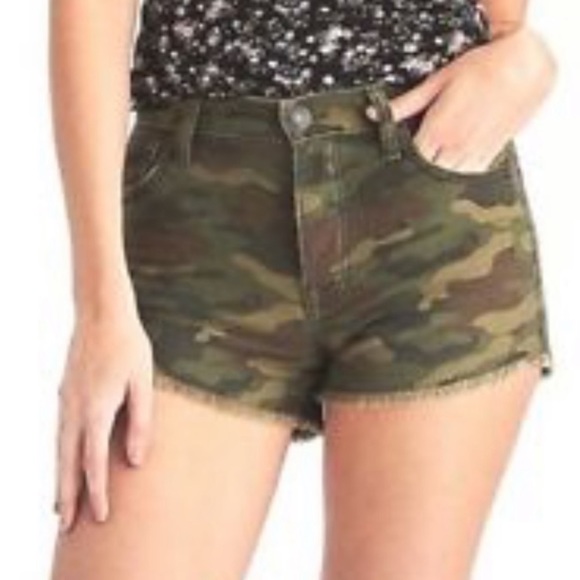American Eagle Outfitters Pants - American Eagle High Rise Festival Short Camo 10